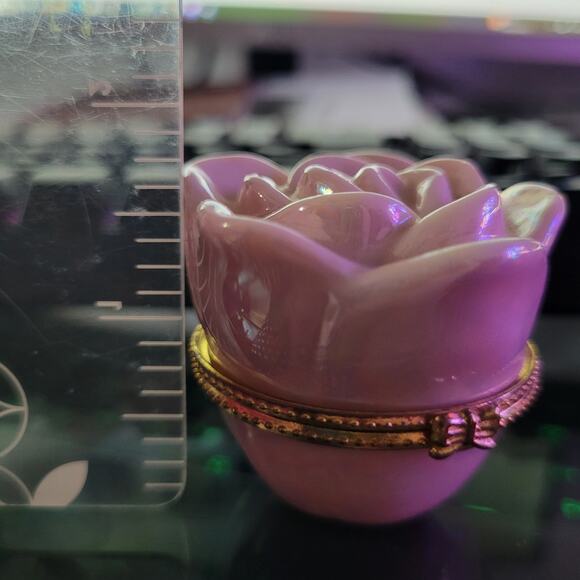 Mary Kay Rose Trinket Box Ceramic Pearl Luster Hinged Gold Trim Collectible - Picture 6 of 11